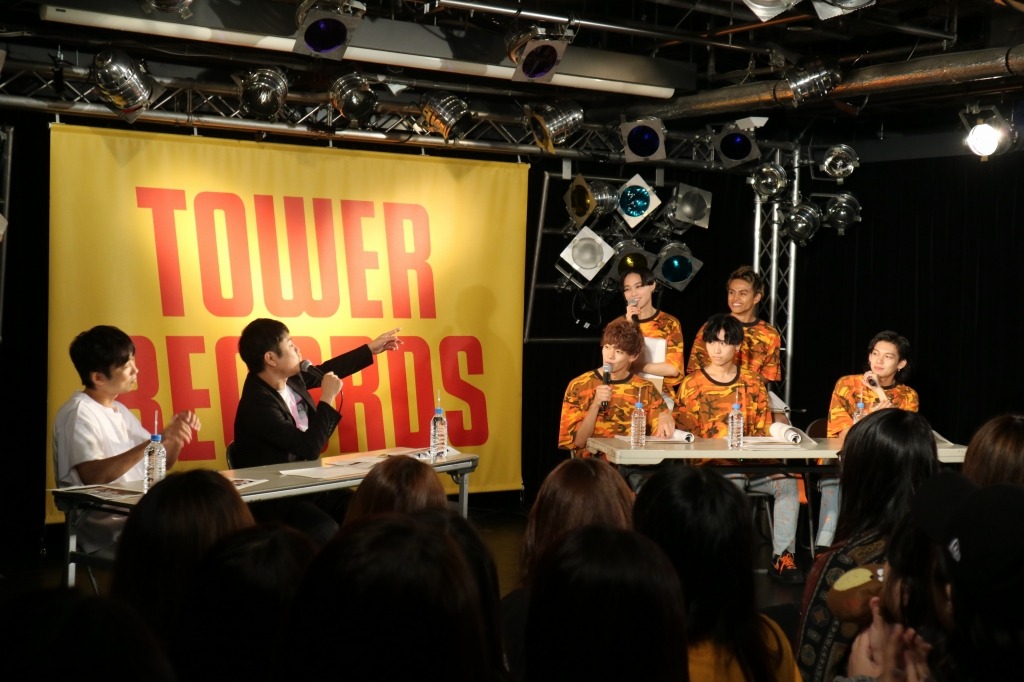 FlowBackのニューシングル発売記念イベントの様子。(c)Ki/oon Music