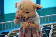 「ピエール瀧のしょんないTV」のワンシーン。(c)静岡朝日テレビ