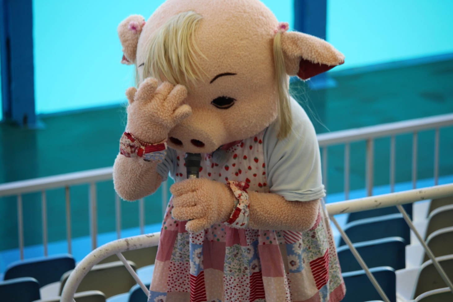 「ピエール瀧のしょんないTV」のワンシーン。(c)静岡朝日テレビ
