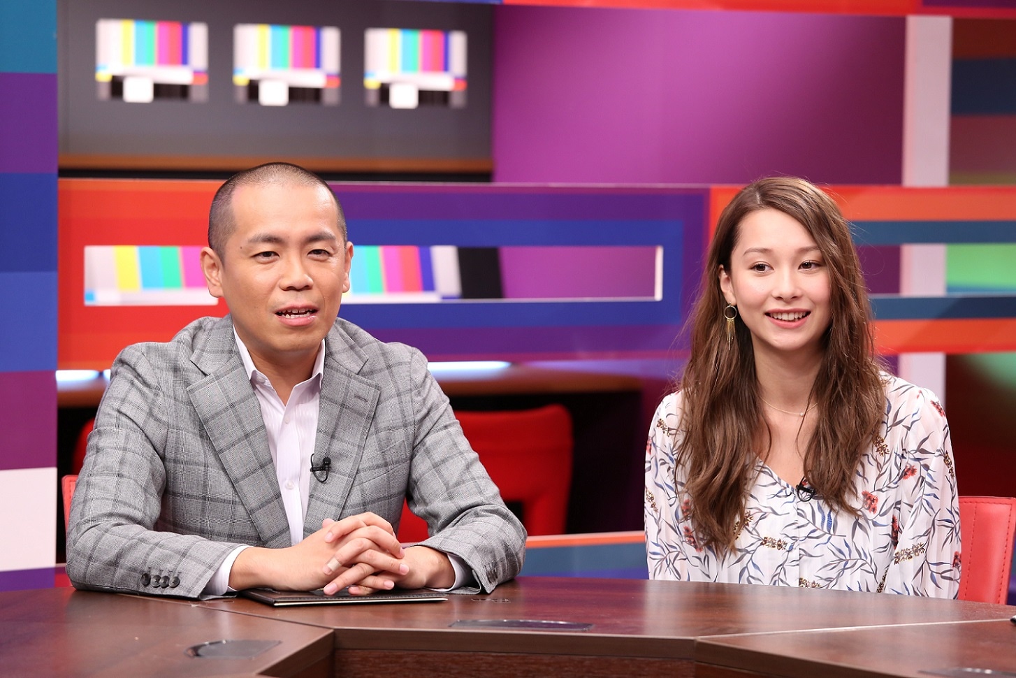 （左から）タカアンドトシ・トシ、Niki。(c)中京テレビ