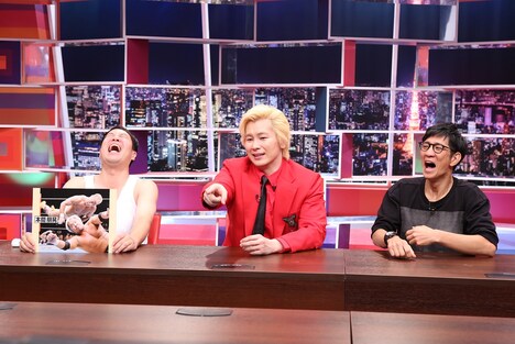 （左から）タカアンドトシ・タカ、メイプル超合金カズレーザー、アンタッチャブル柴田。(c)中京テレビ