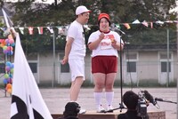 （左から）バナナマン設楽、ゆりやんレトリィバァ。