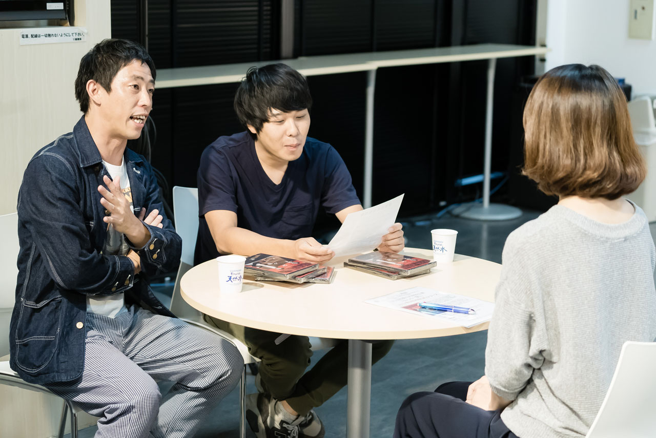 打ち合わせ中の様子。