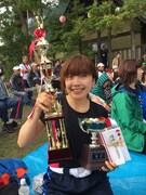 「全国釧路女相撲大会」で優勝したジョリー惑星・⊿あべみな。