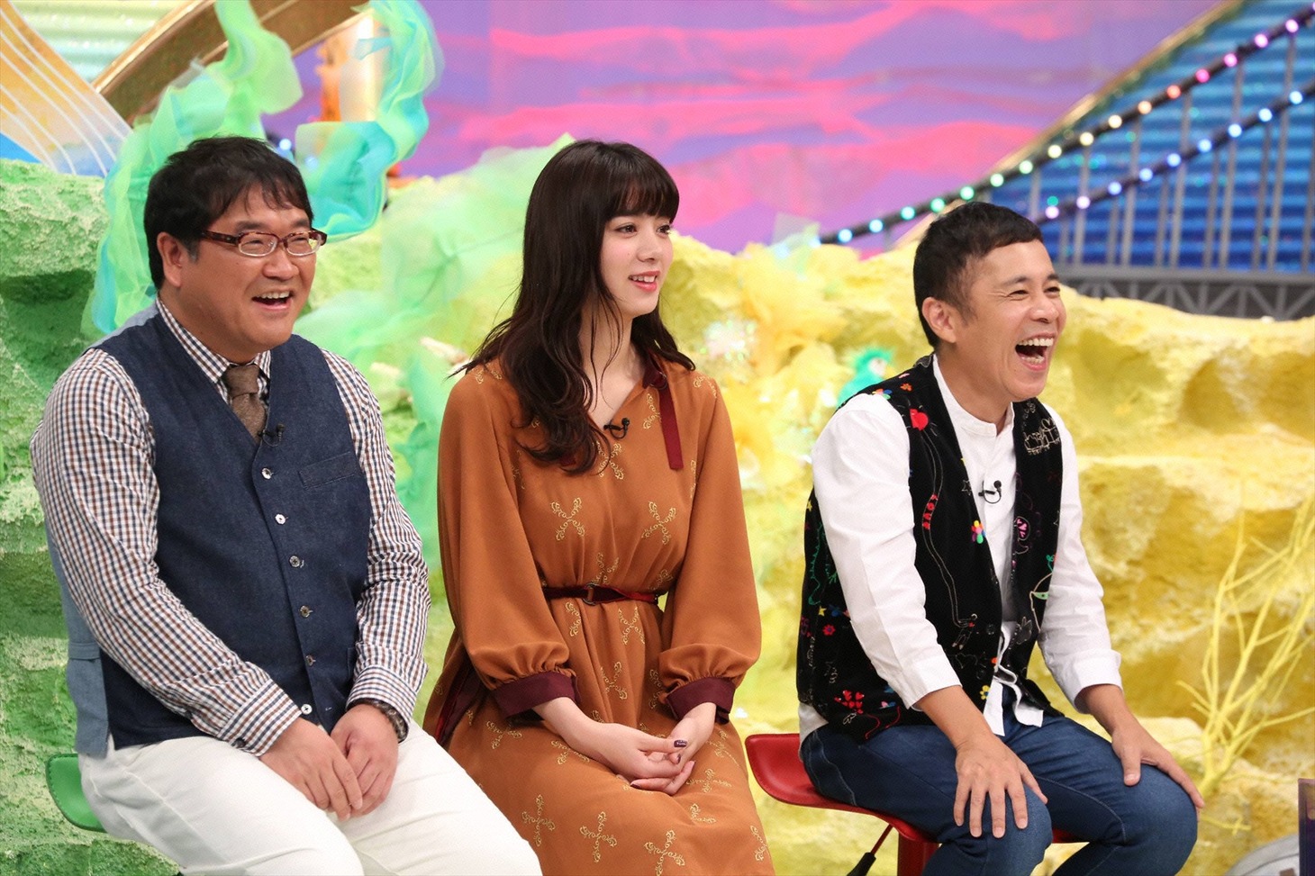 （左から）カンニング竹山、池田エライザ、ナインティナイン岡村。(c)フジテレビ