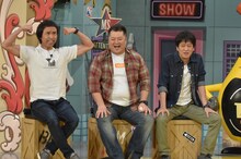 左からペナルティ・ワッキー、ブラックマヨネーズ。(c)読売テレビ