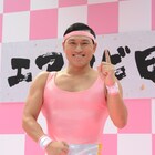 オードリー春日がエアロビ日本一目指す、渋谷で“ゲリラエアロビクスショー”