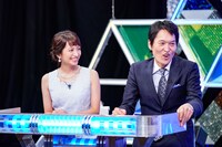 左から笹崎里菜アナウンサー、千原ジュニア。(c)日本テレビ