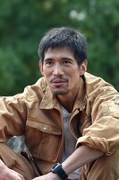 天野義久演じる椋鳩通運の社員・江幡晃平。(c)TBS