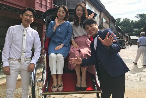 左からNON STYLE石田、麻丘めぐみ、宮崎宣子、NON STYLE井上。