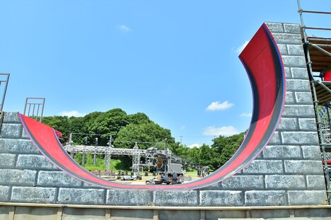 「SASUKE」名物のエリア「そり立つ壁」。(c)TBS