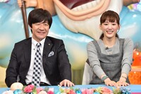 左から内村光良、綾瀬はるか。(c)日本テレビ