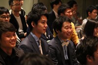 左から大野拓朗、前野朋哉。