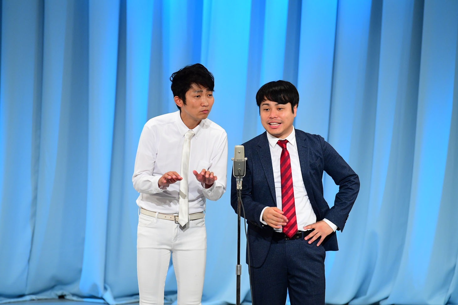 初日公演に出演したNON STYLE。