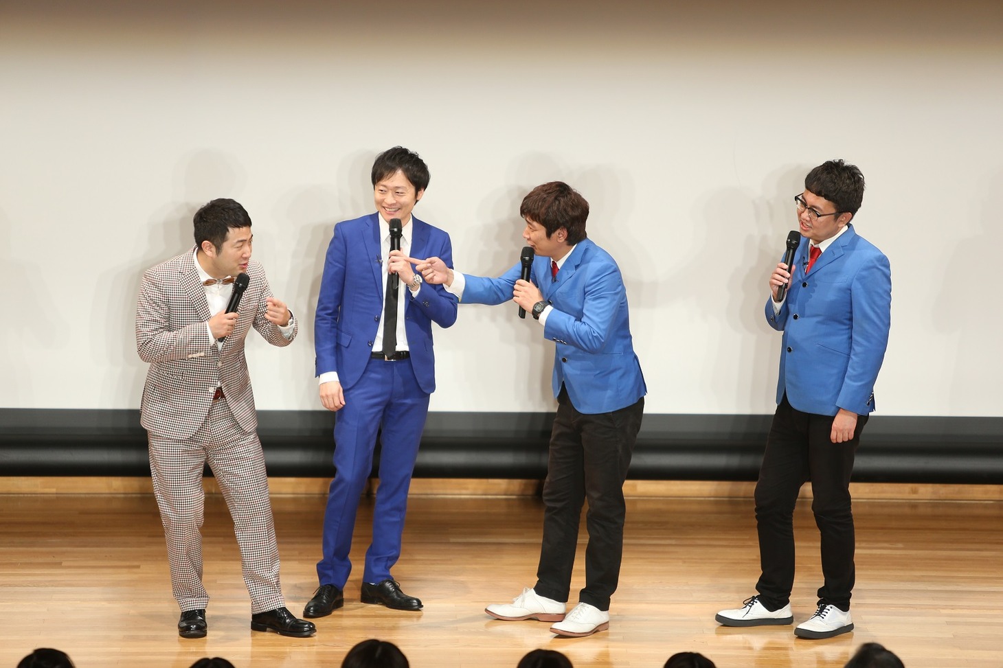 （左から）和牛、銀シャリ。