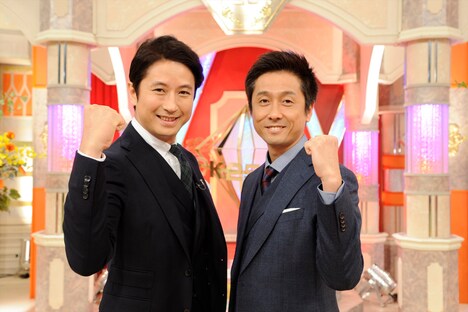 （左から）司会の谷原章介、ロザン宇治原。(c)ABC