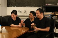 大喜利コーナー「ドアで遊ぼう」のワンシーン。(c)BSフジ