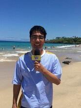 「7つの海を楽しもう！世界さまぁ～リゾート」に出演する、おぎやはぎ小木。(c)TBS