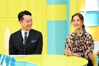 （左から）バナナマン設楽、新木優子。(c)テレビ朝日