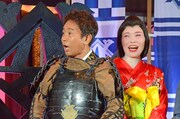 左からダウンタウン浜田、尼神インター誠子。