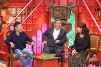 （左から）ナインティナイン岡村、ビートたけし、なるみ。