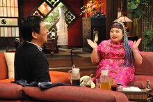 （左から）明石家さんまと渡辺直美。(c)関西テレビ