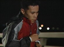 オファーシリーズ第6弾より、フルマラソンに挑戦するナインティナイン岡村。(c)フジテレビ