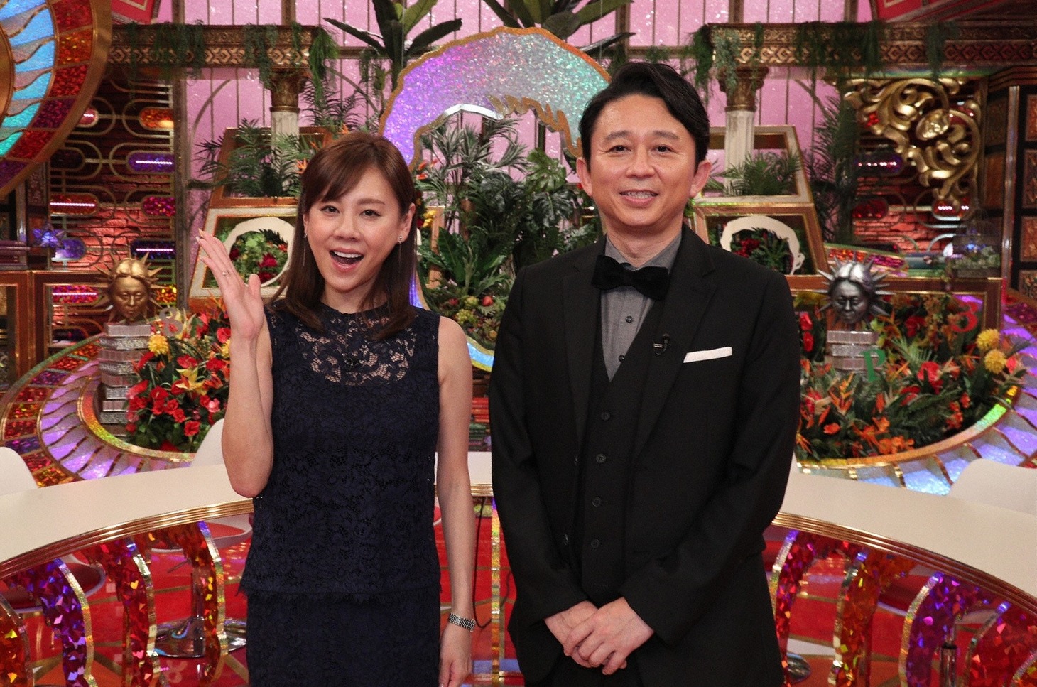 有吉弘行と高橋真麻（左）。(c)関西テレビ