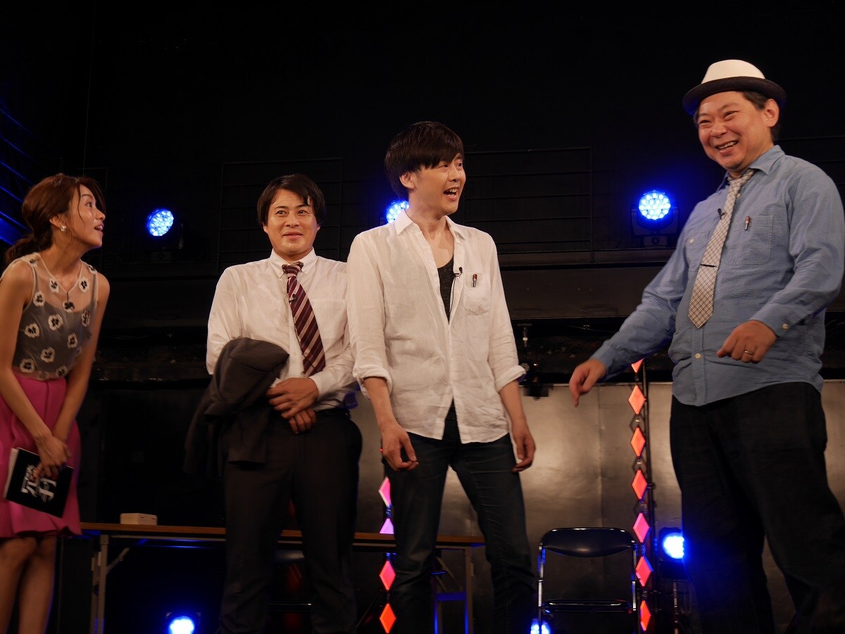 左から曽田茉莉江、ねじ、鈴木おさむ。(c)BSフジ