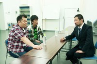 「ワレワレハワラワレタイ　ウケたら、うれしい。それだけや。」ブラックマヨネーズ編のワンシーン。