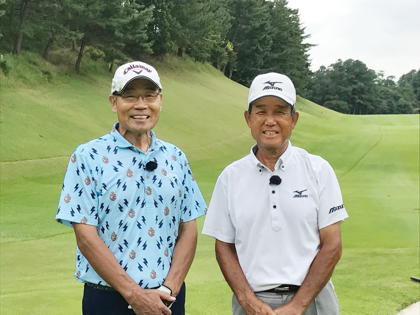 対決するオール巨人（左）と井上久雄プロ（右）。(c)BSジャパン
