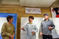 左から、はまぐちさくらこ、たいぞう、野性爆弾くっきー。