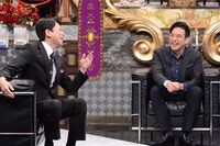 左から有吉弘行、立石諒。(c)日本テレビ