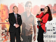 左から加藤一二三、平野ノラ。