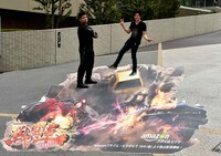 いちょう坂で展開されている「戦闘車」のトリックアート。