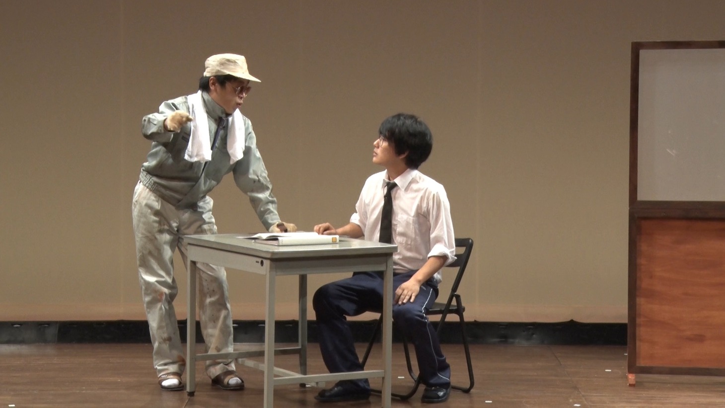 「職員室にて」