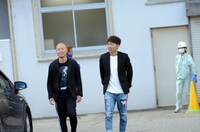 出囃子に乗ってゆっくり歩き出すアキナ。