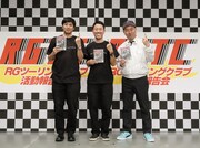 左からチュートリアル、レイザーラモンRG。