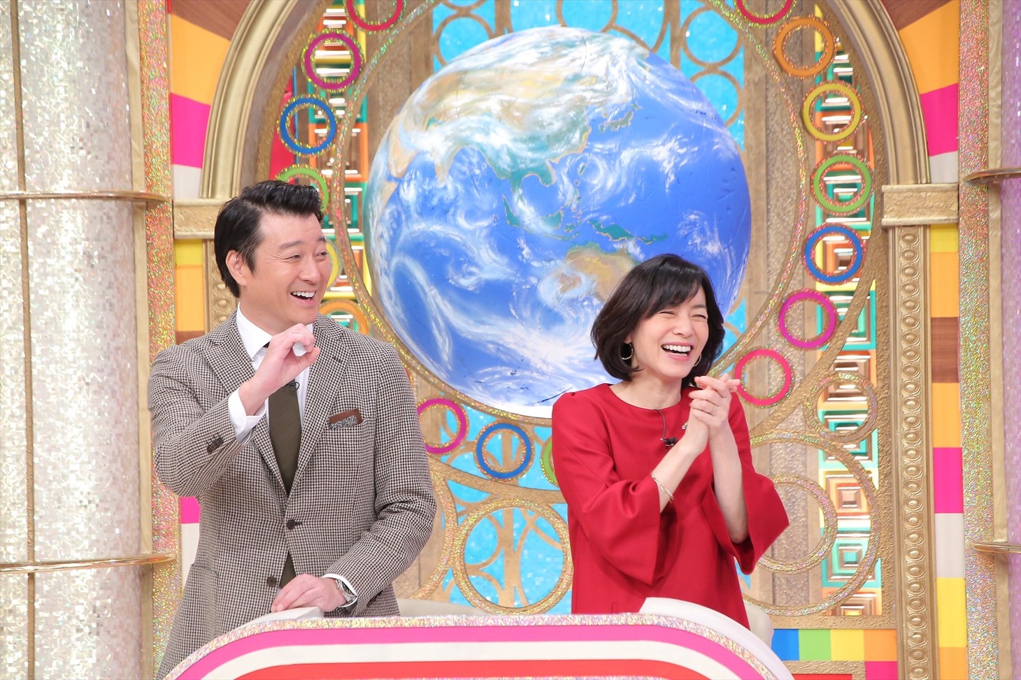 （左から）加藤浩次、八木亜希子。(c)中京テレビ