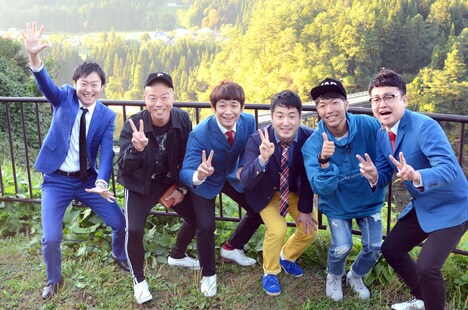 左から和牛・川西、アキナ山名、銀シャリ鰻、和牛・水田、アキナ秋山、銀シャリ橋本。