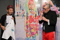 コラボした吉田ユニの穏やかさを語る野性爆弾くっきー（右）。