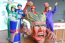 左からエレキコミック、片桐仁、水嶋裕一氏。