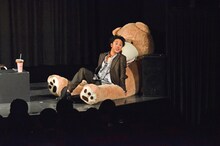 インスタ映えを最優先したコントを披露するサンシャイン池崎。