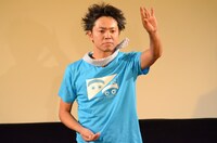 エンディング中のサンシャイン池崎。