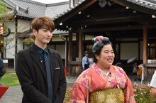 左からソンジェ（超新星）、ゆりやんレトリィバァ。(c)読売テレビ