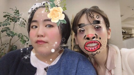 MCのゆりやんレトリィバァと泉里香（左から）。(c)CBC