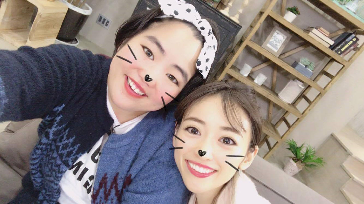 MCのゆりやんレトリィバァと泉里香（左から）。(c)CBC