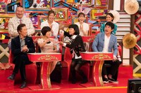 スタジオのパネラーたち。(c)関西テレビ