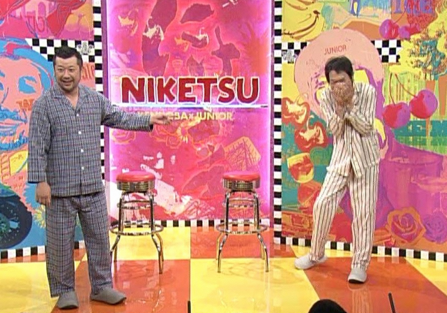 左からケンドーコバヤシ、千原ジュニア。(c)読売テレビ
