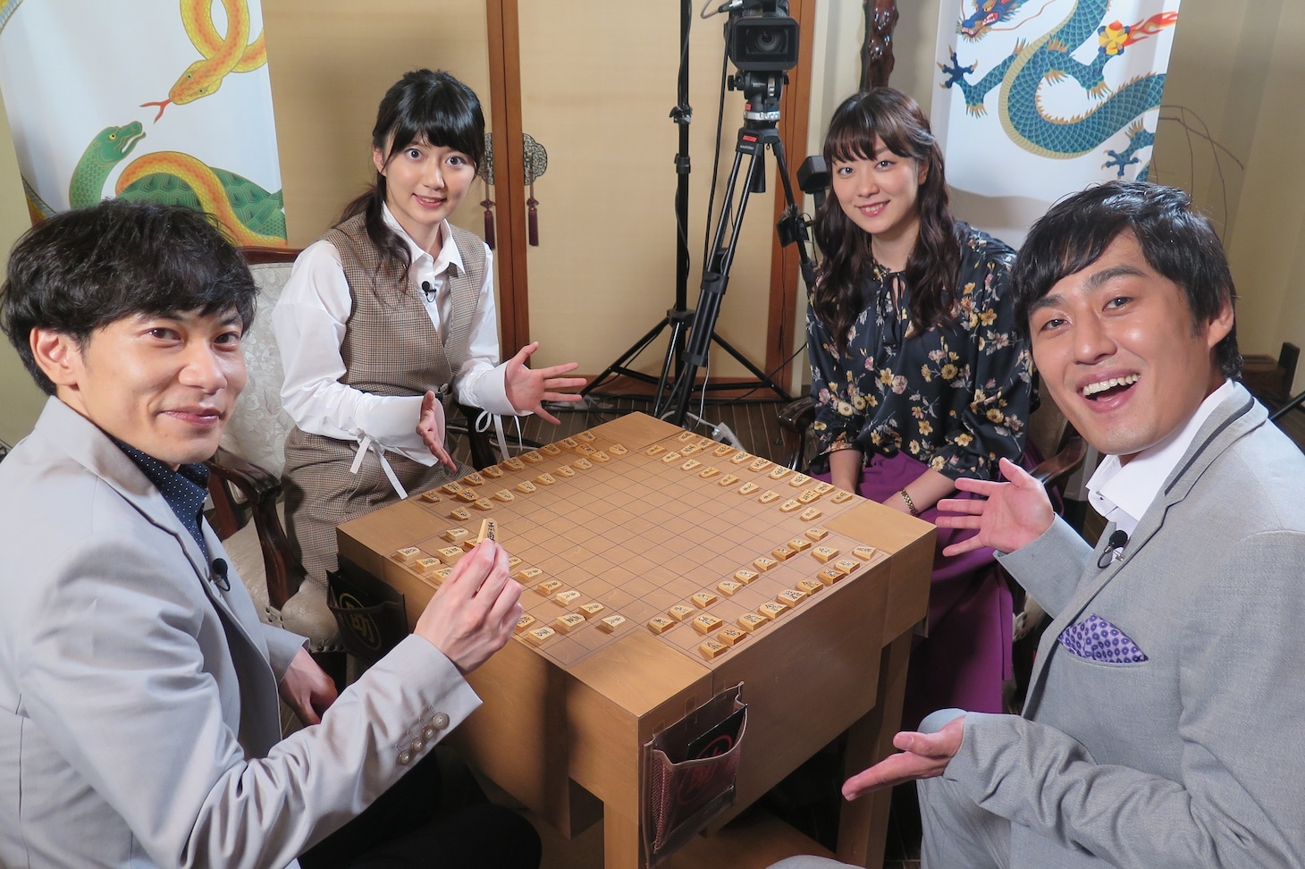 「四神将棋」の挑戦者たち。(c)BSフジ